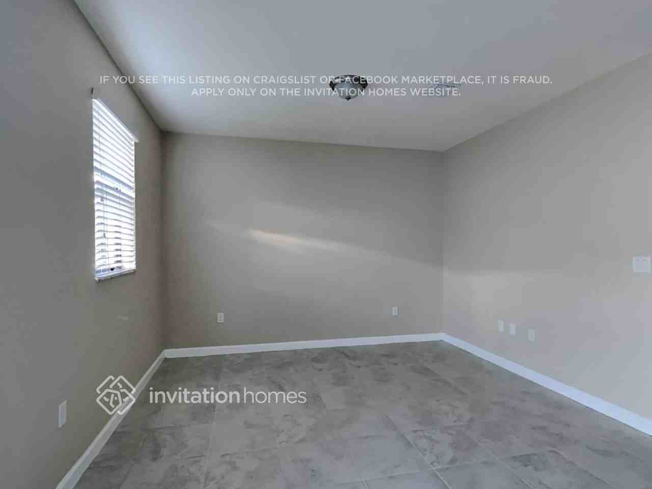 165 Se 34th Ter - Photo 6 of 18