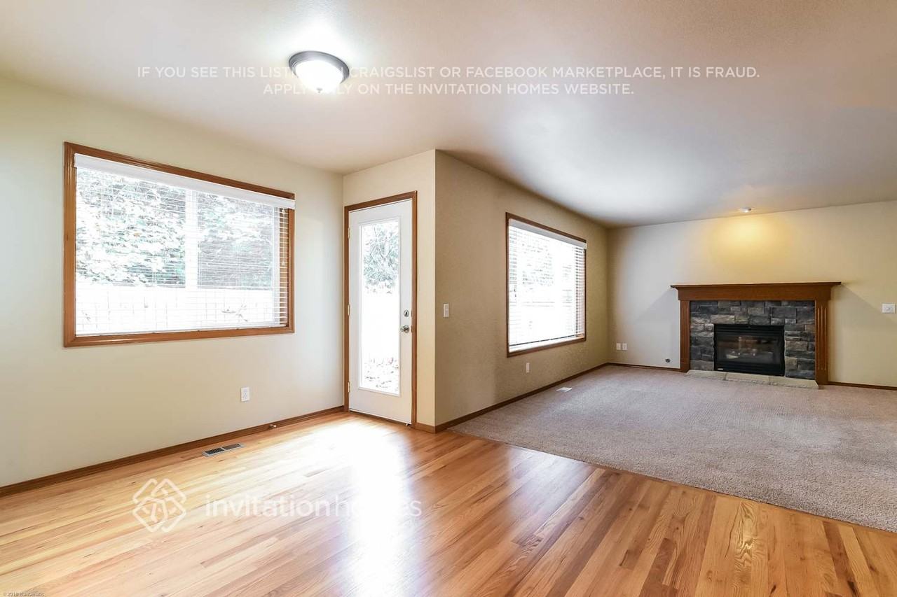 1106 185th St Se - Photo 2 of 17