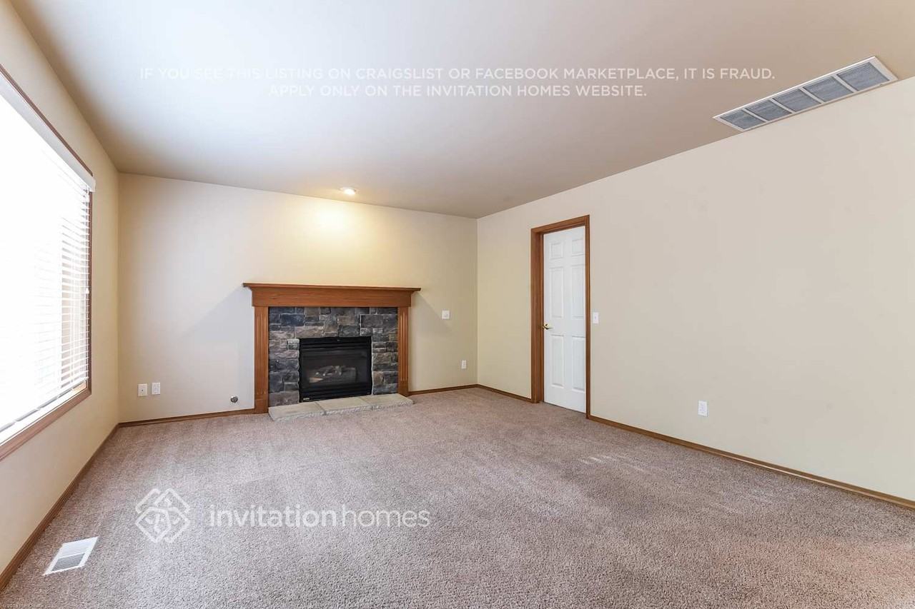 1106 185th St Se - Photo 3 of 17