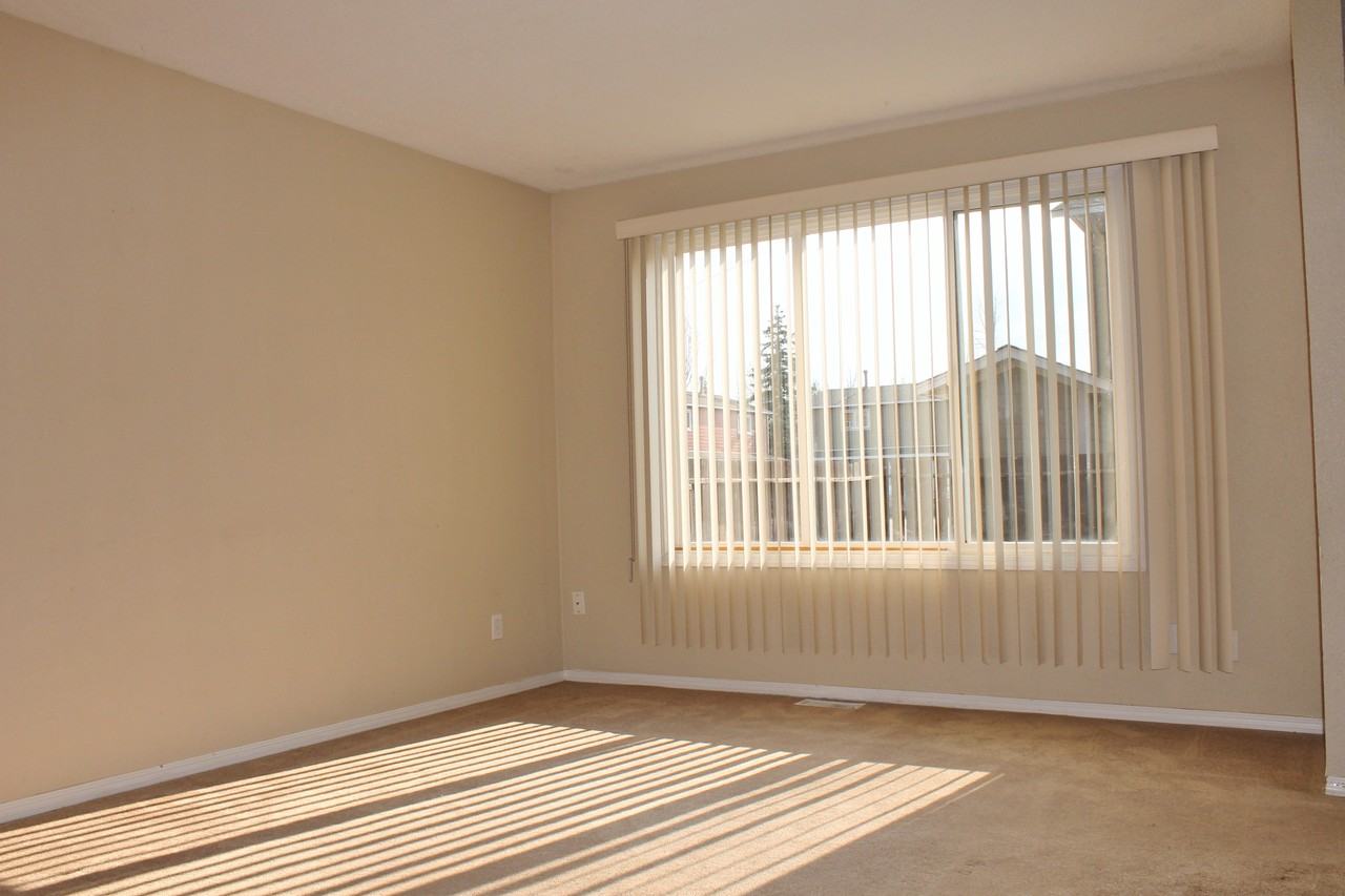 Willowbrook Townhomes - Photo 5 of 11