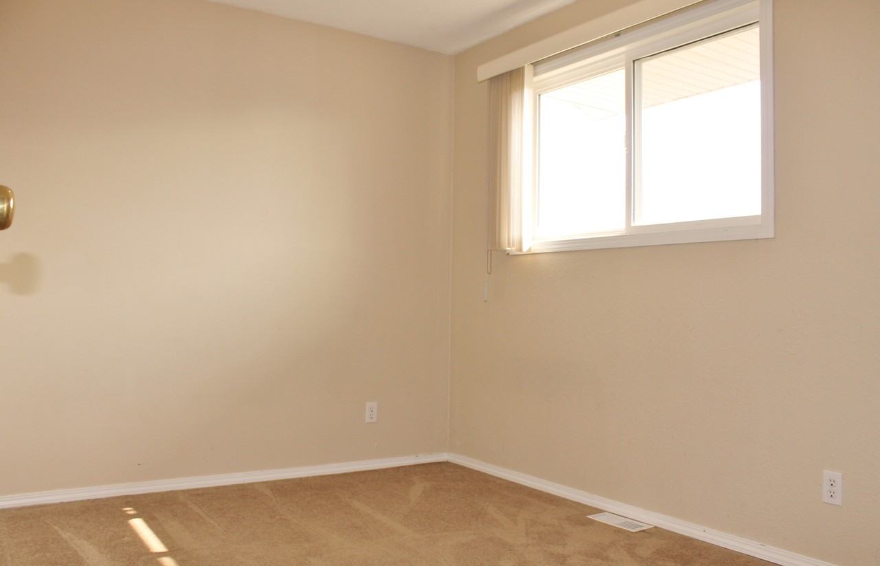 Willowbrook Townhomes - Photo 5 of 9