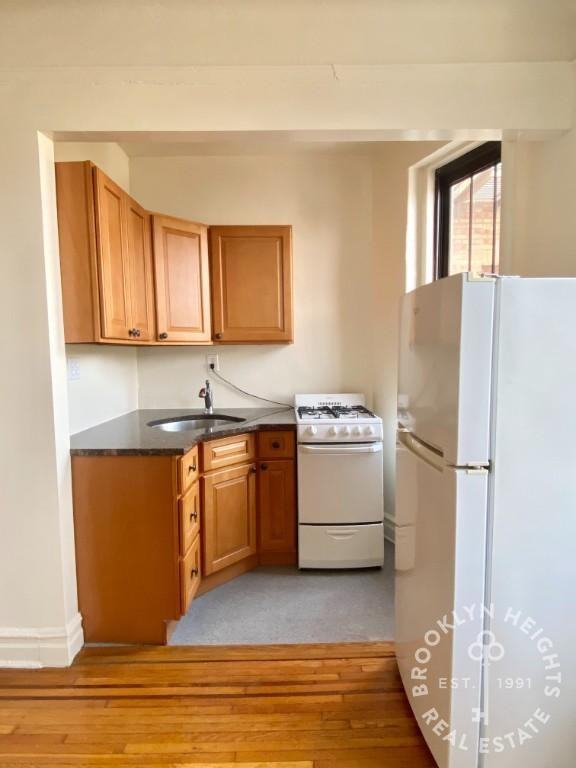 200 Clinton St #4N - Photo 4 of 6