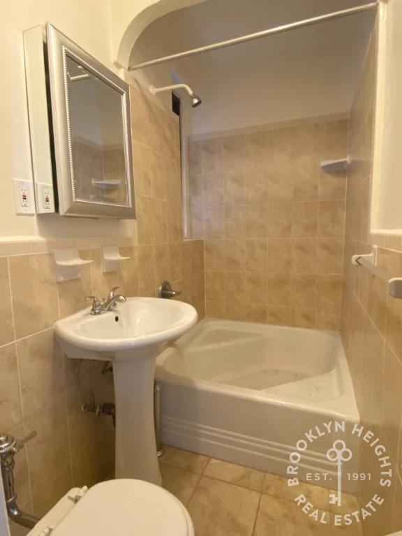 200 Clinton St #4N - Photo 5 of 6