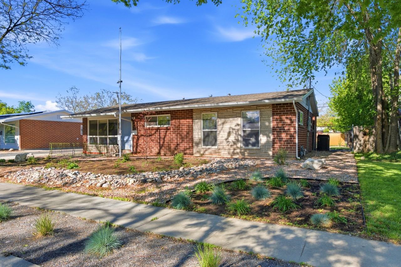 1153 N Buccaneer Dr #1 - Photo 3 of 46