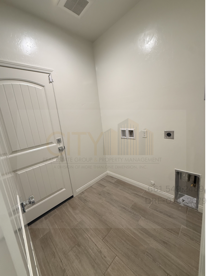 3915 Costa Del Sol Ln #1 - Photo 7 of 14