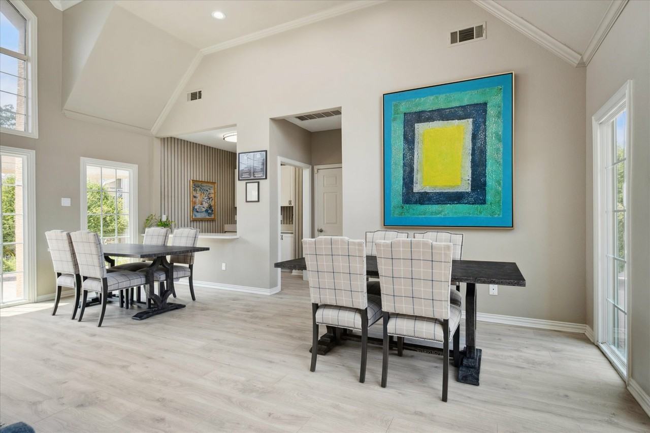 Amber Dawn Apartments - Photo 4 of 29