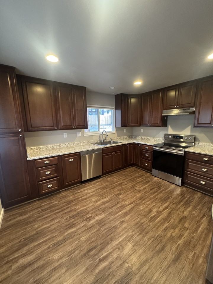 3462 Anne St #1 - Photo 4 of 17