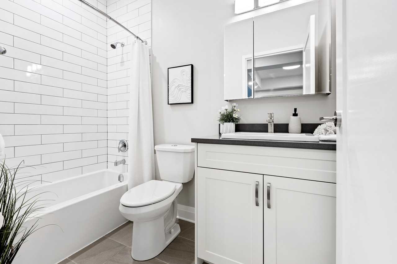 Riviera Suites - Photo 6 of 50