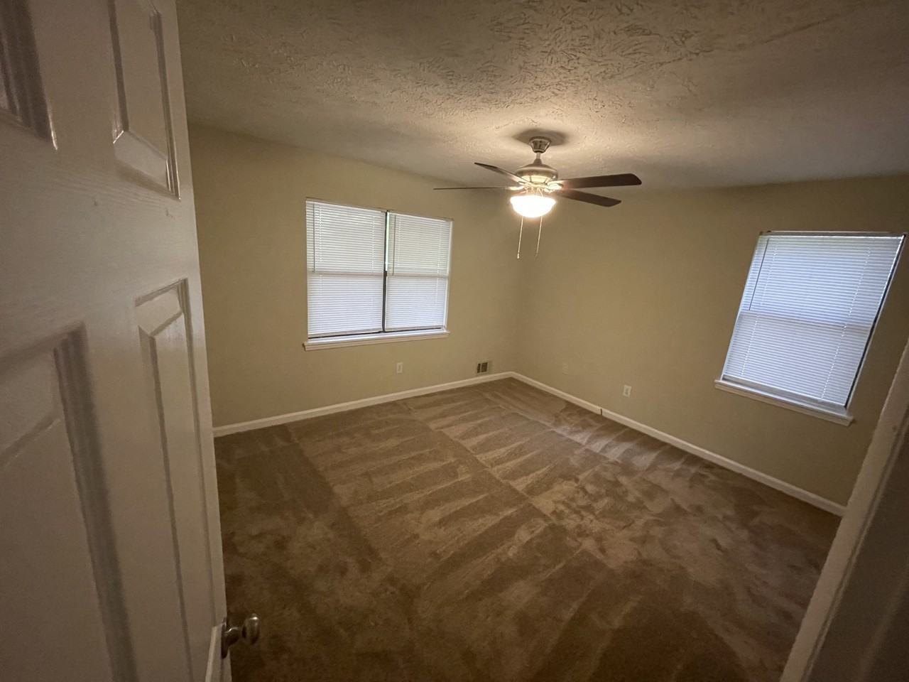 1060/1062 Sourwood Ct - 1060 #1060ATHNS - Photo 7 of 11