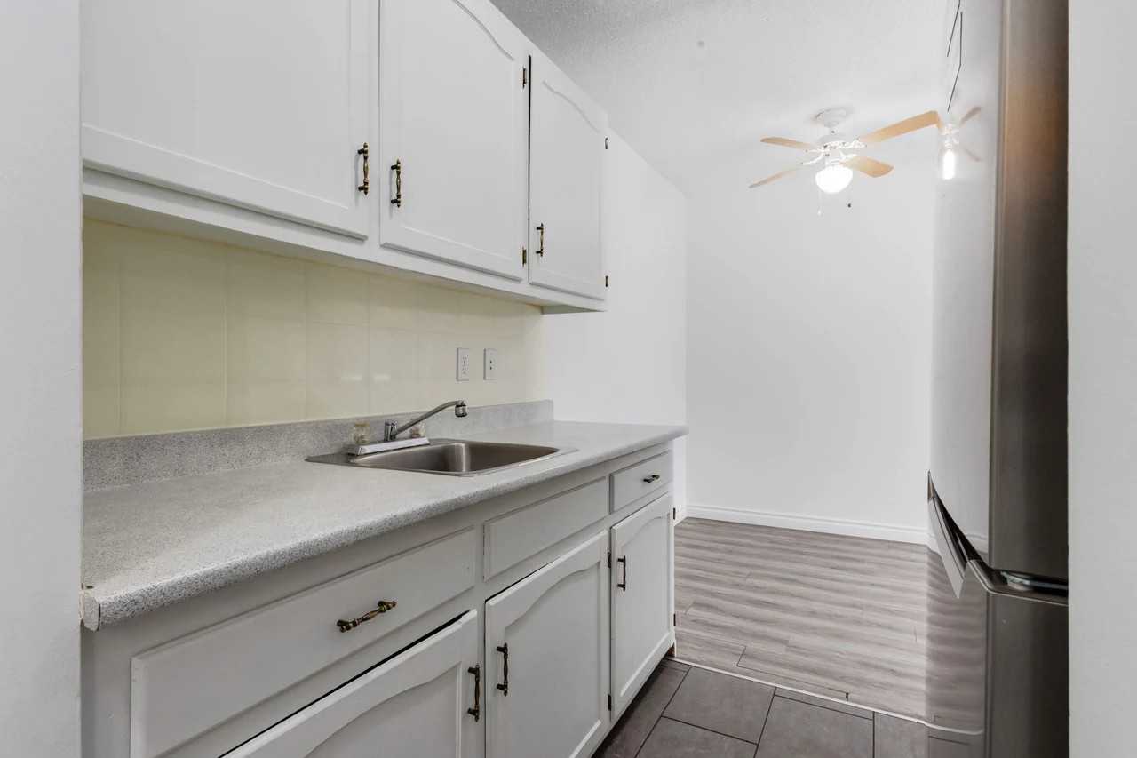 Sunalta Place - Photo 7 of 47