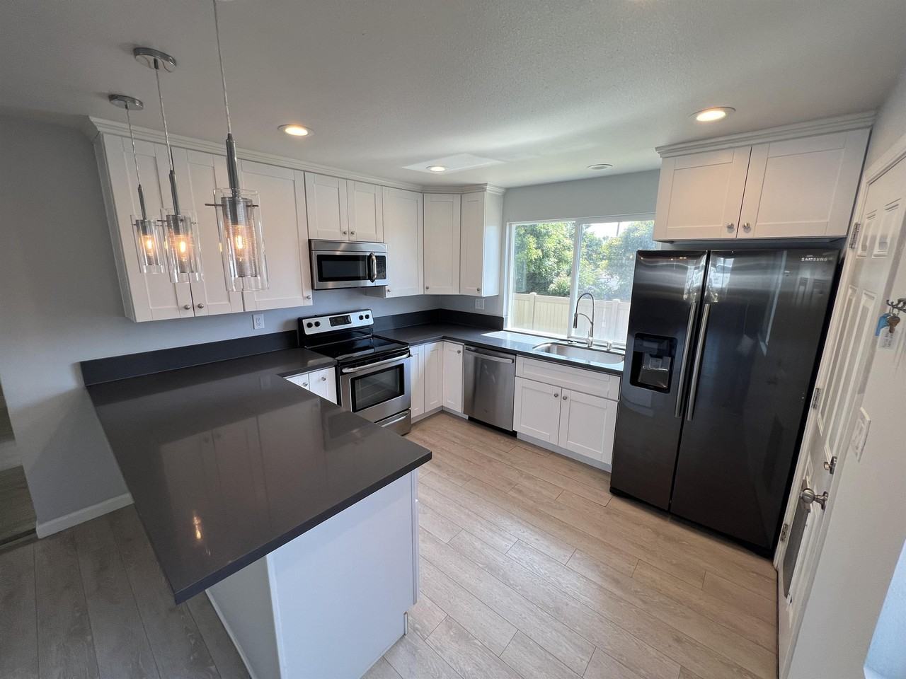 1017 Delaware St #1 - Photo 3 of 13