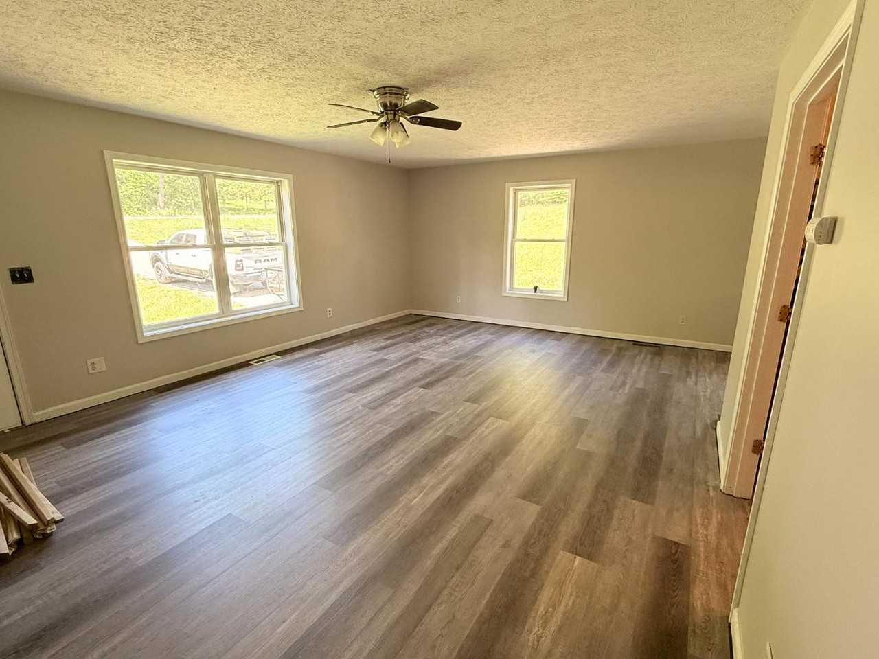 2156 Yellow Sulphur Rd - Photo 4 of 12