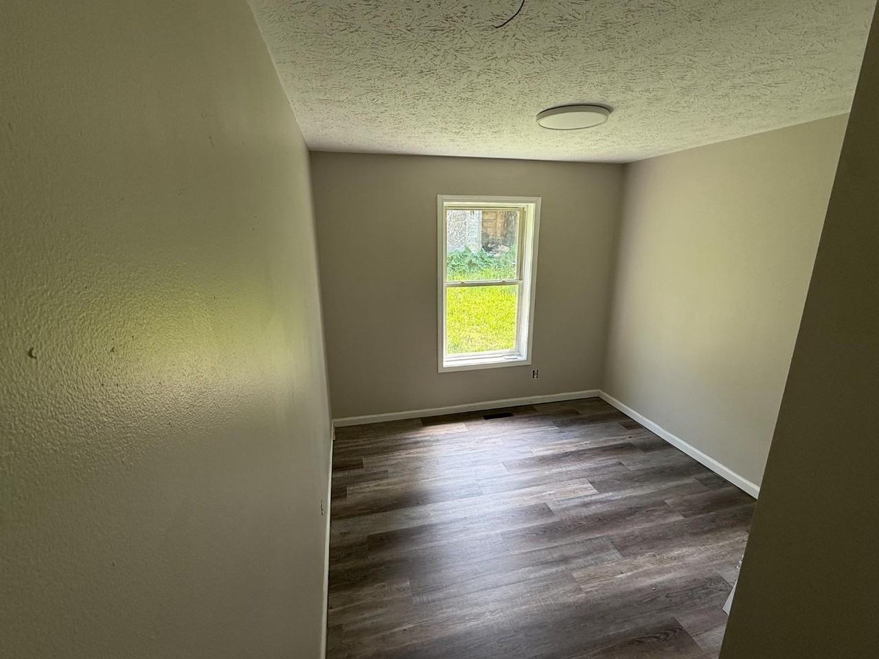 2156 Yellow Sulphur Rd - Photo 5 of 12