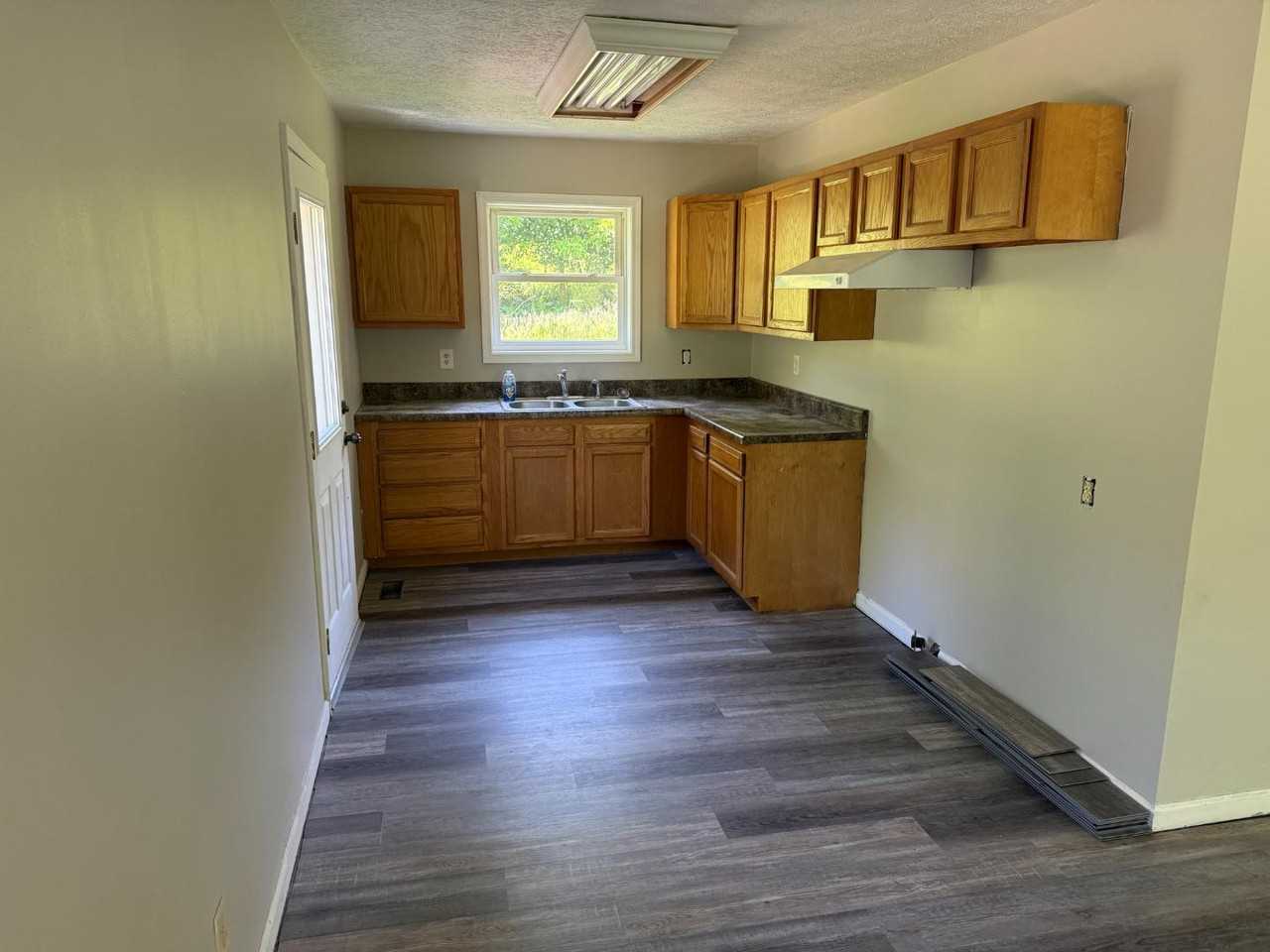 2156 Yellow Sulphur Rd - Photo 7 of 12