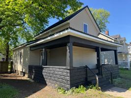 featured image of 1031 Middlebury St
