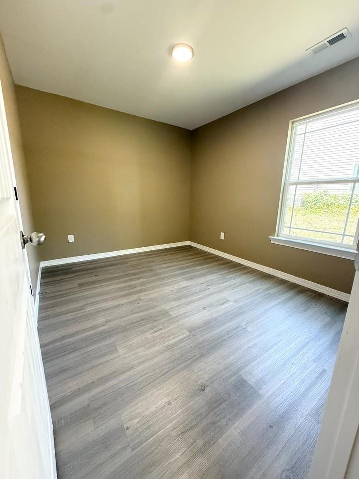 252 York St - Photo 4 of 11