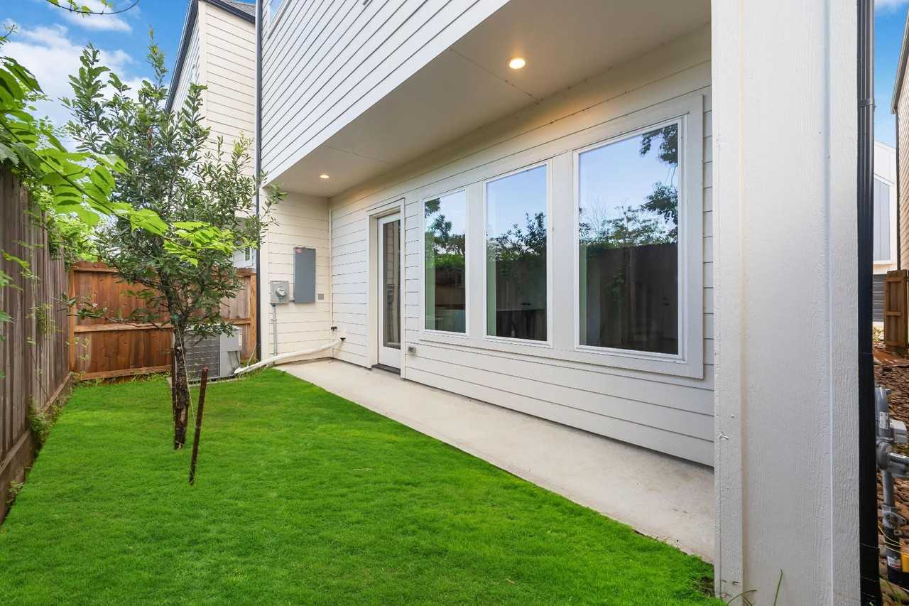6111 De Campo St - Photo 3 of 15