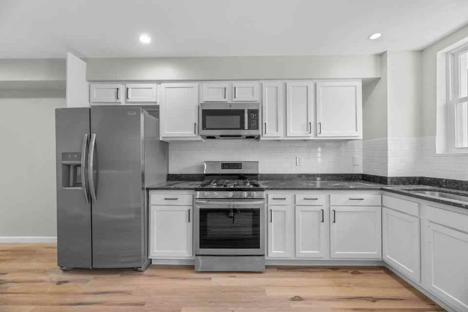 126 S Highland Ave - Photo 6 of 20