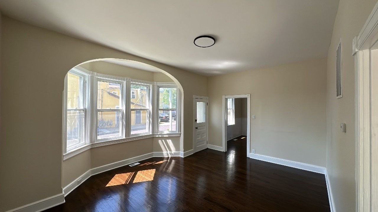 513 Atlantic Ave - Photo 6 of 20