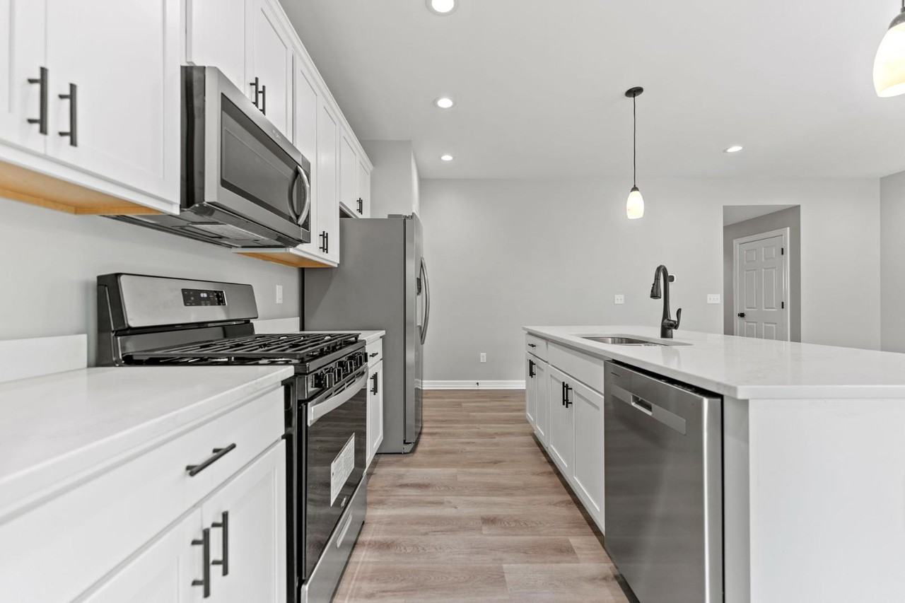Willowbrook B2 - Photo 2 of 10
