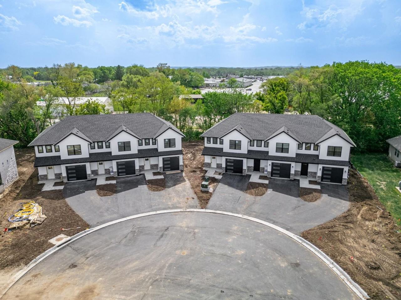 Willowbrook B2 - Photo 3 of 10