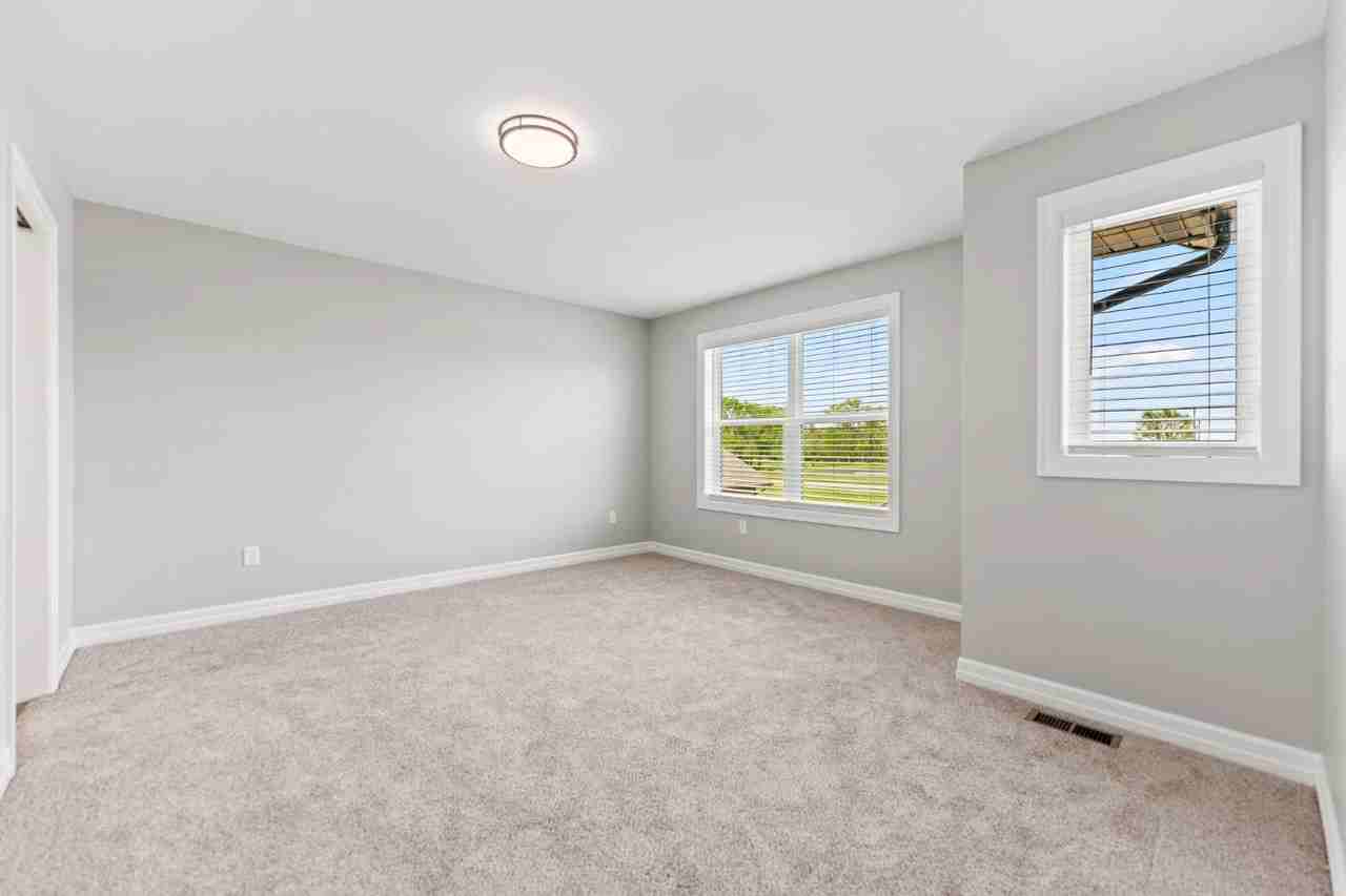 Willowbrook B2 - Photo 4 of 10