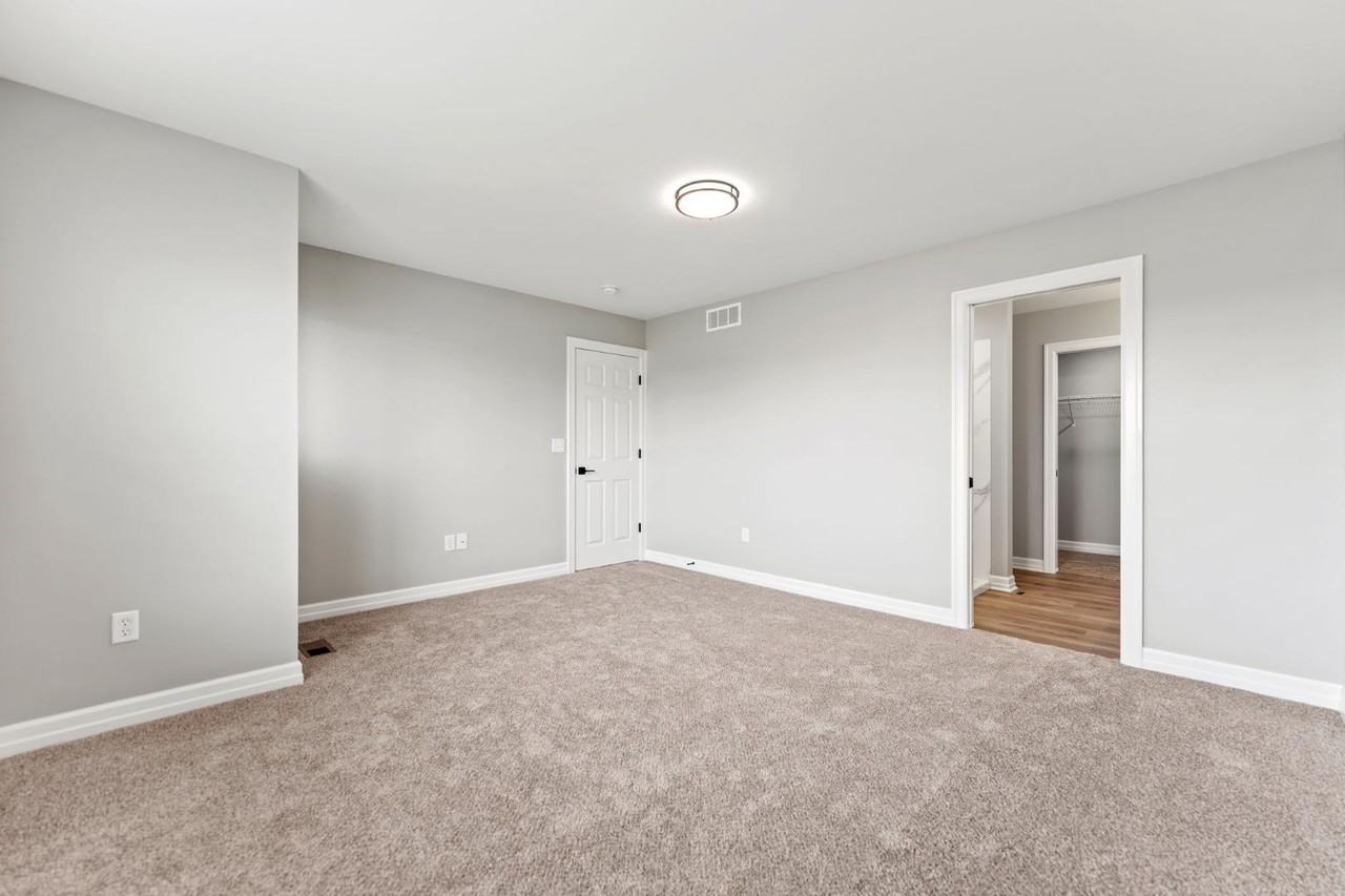 Willowbrook B2 - Photo 5 of 10