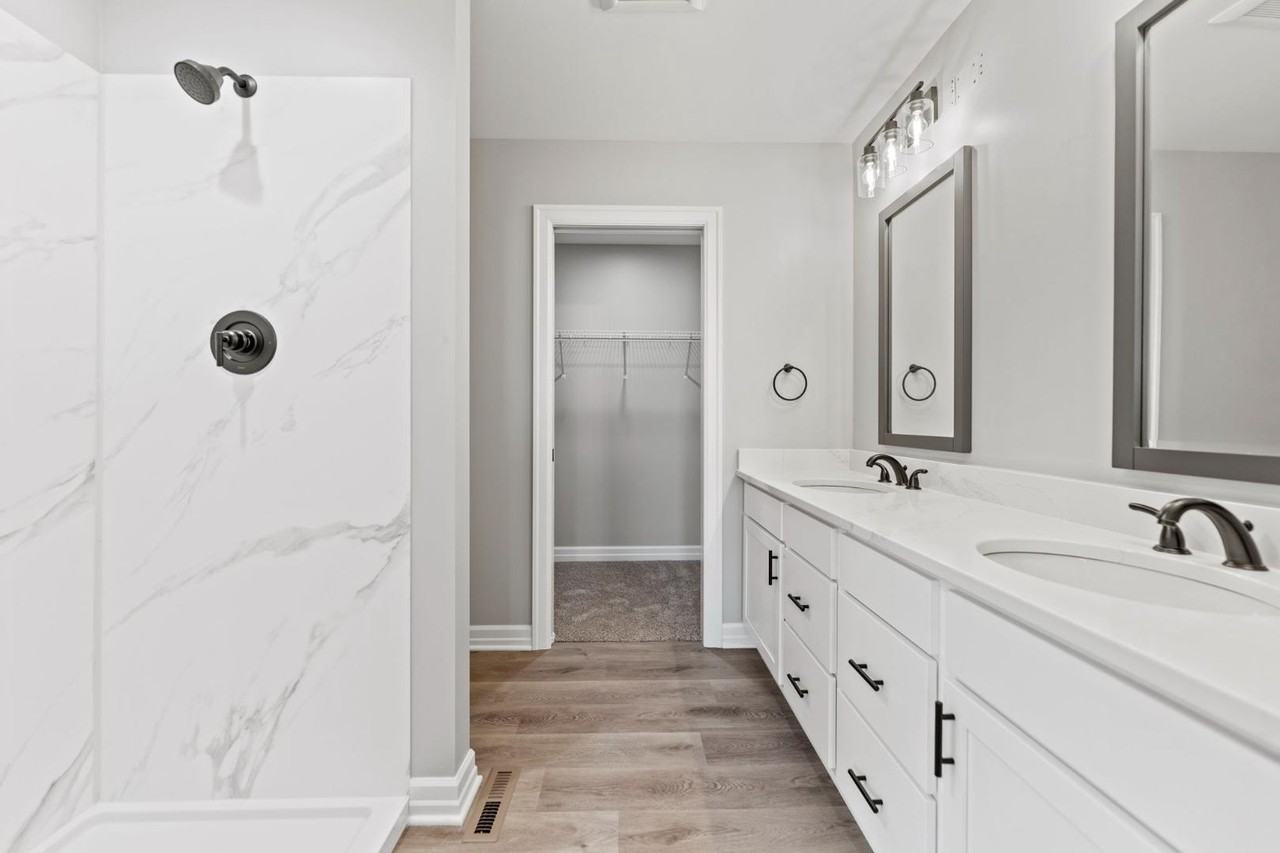 Willowbrook B2 - Photo 7 of 10