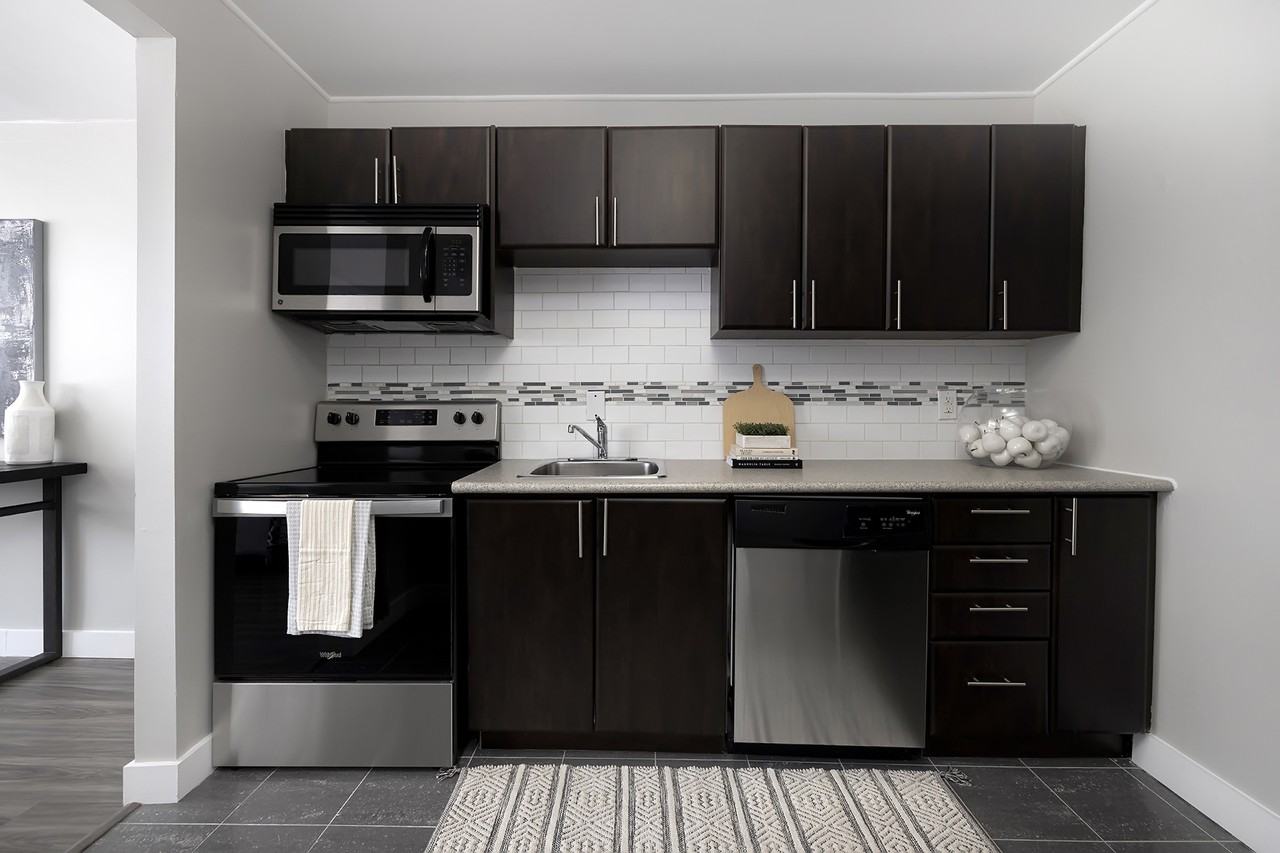 Avenue Apartments - Photo 2 of 14
