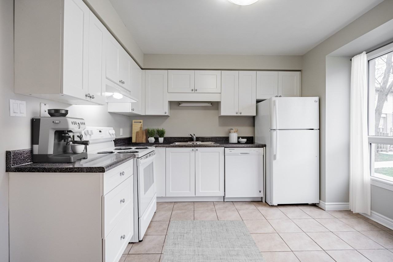 678 Upper Queen Street - Photo 2 of 12