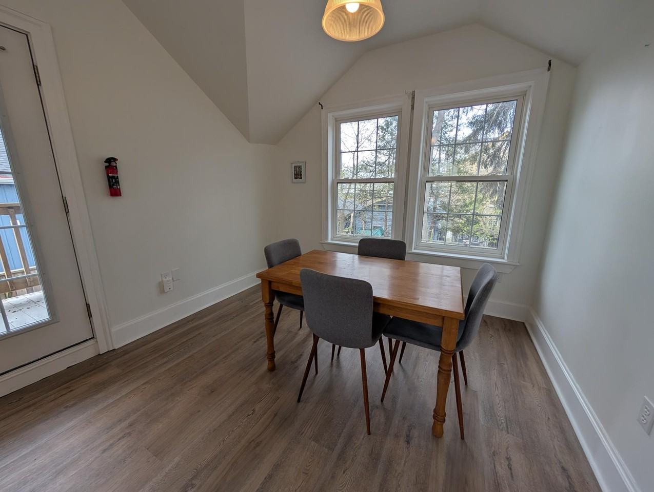 105 Pine St - Photo 7 of 12
