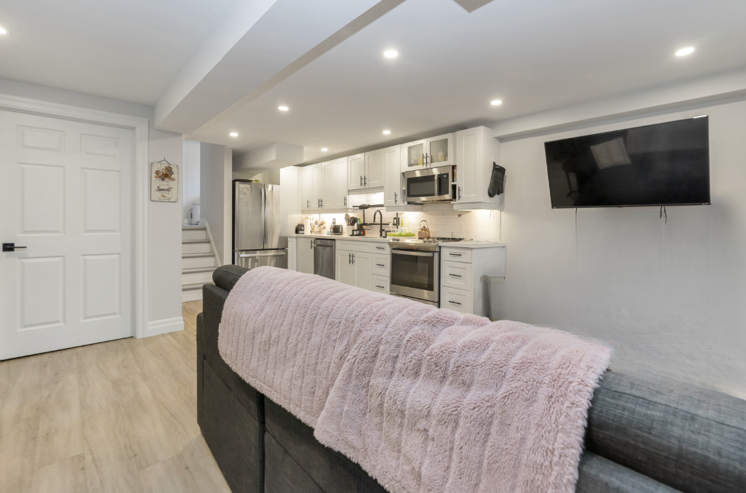 91 Ottaway Ave, Barrie, ON L4M 2X1, Canada - Photo 4 of 9