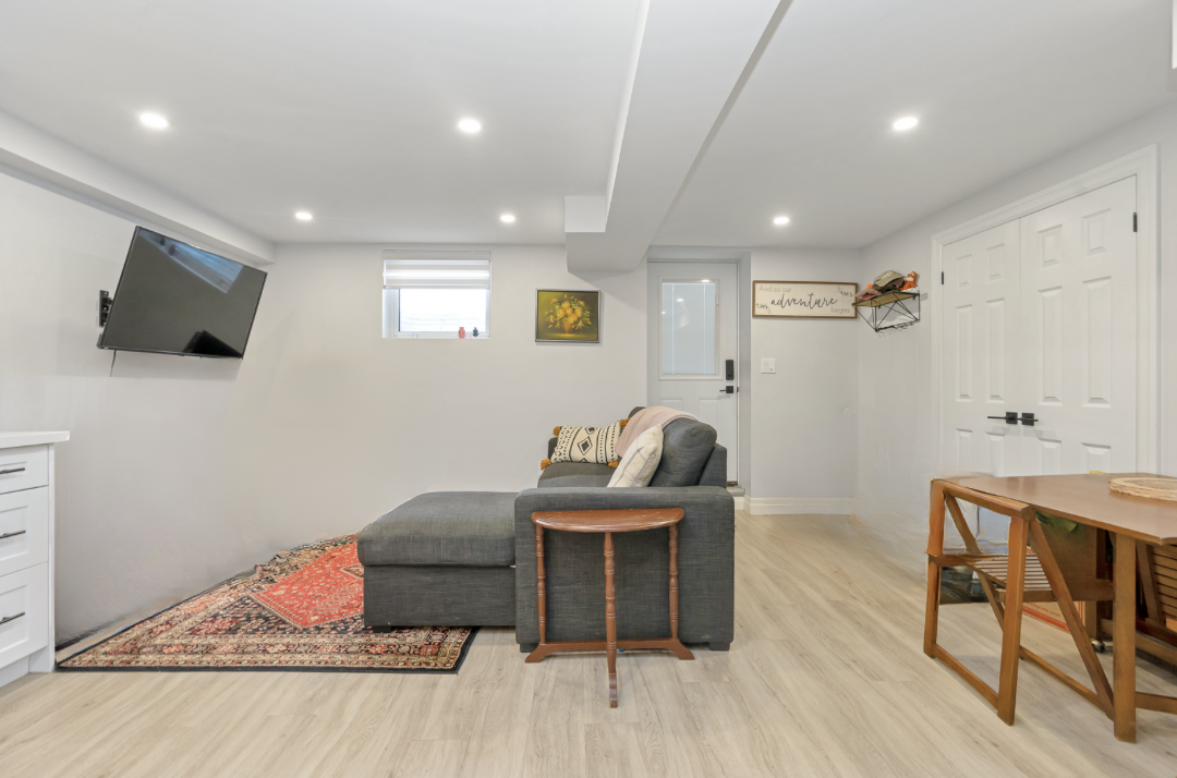 91 Ottaway Ave, Barrie, ON L4M 2X1, Canada - Photo 5 of 9