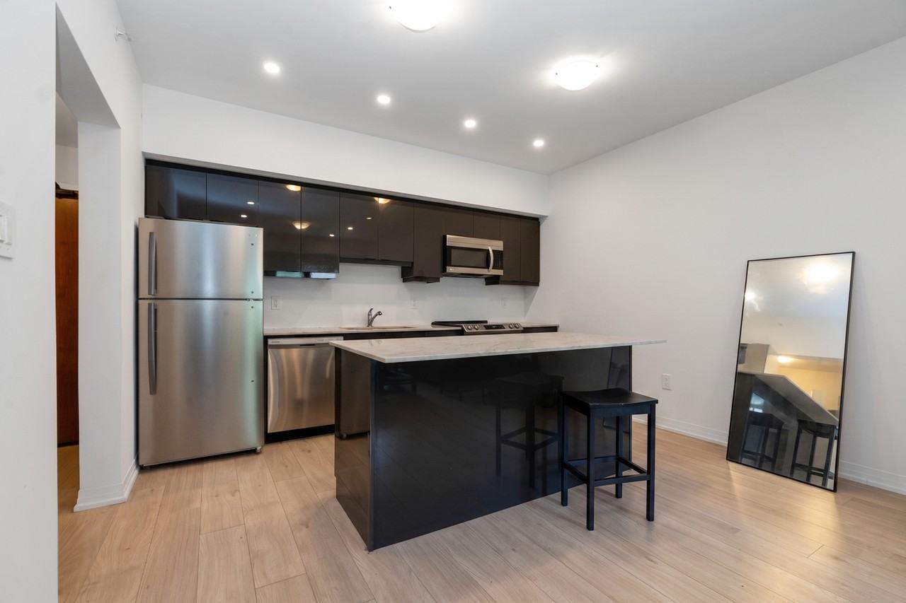 1240 Killarney Beach Rd - Photo 4 of 24