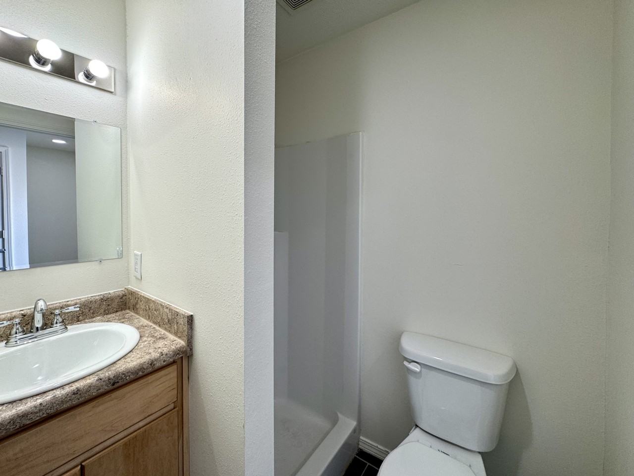 102 Davis Lane-B #B - Photo 5 of 8