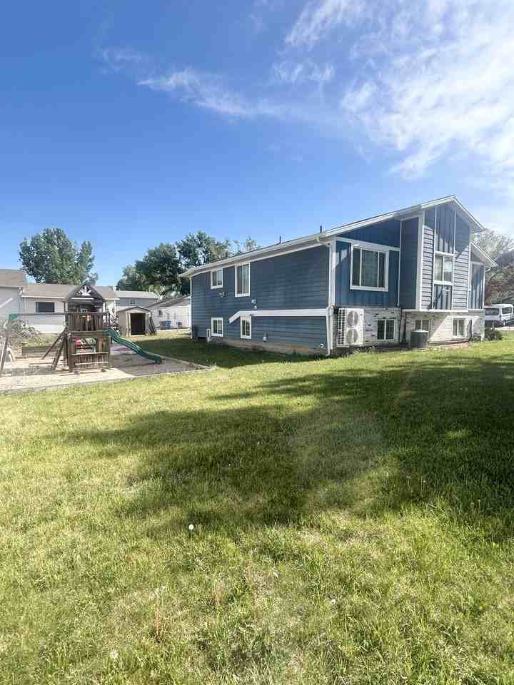 453 E Fort Union Blvd #1 - Photo 3 of 10