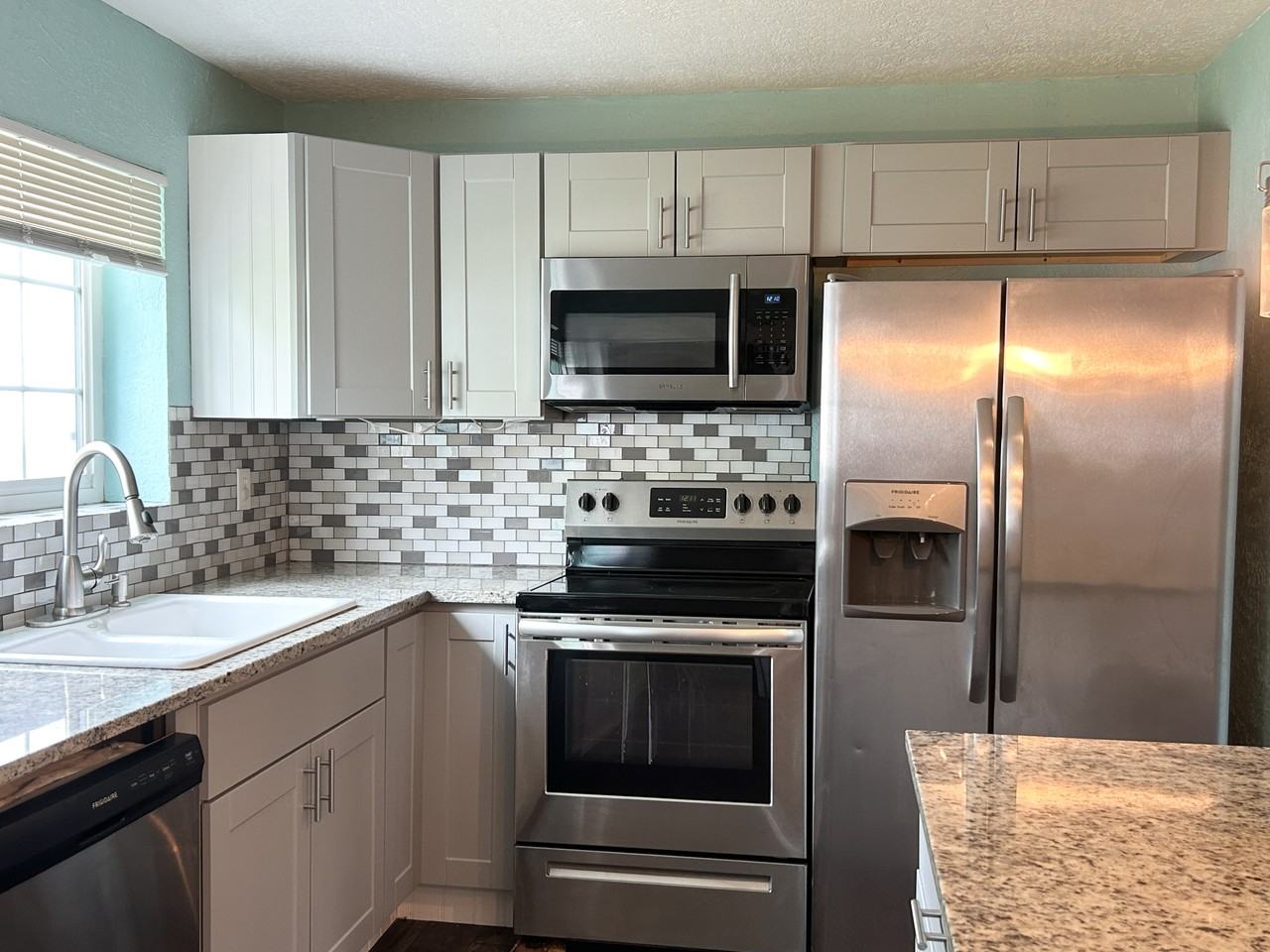 453 E Fort Union Blvd #1 - Photo 5 of 10