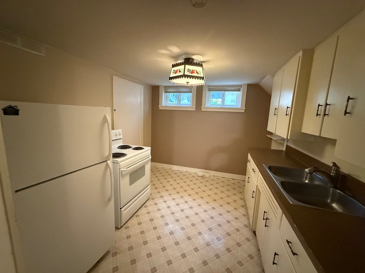 809 S 7th - 1/2 #1-2 - Photo 3 of 16