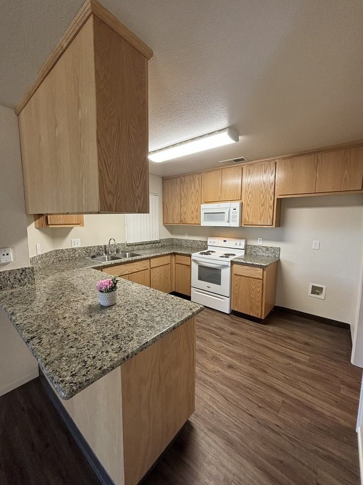 3500 Shawnee Dr #B - Photo 4 of 21
