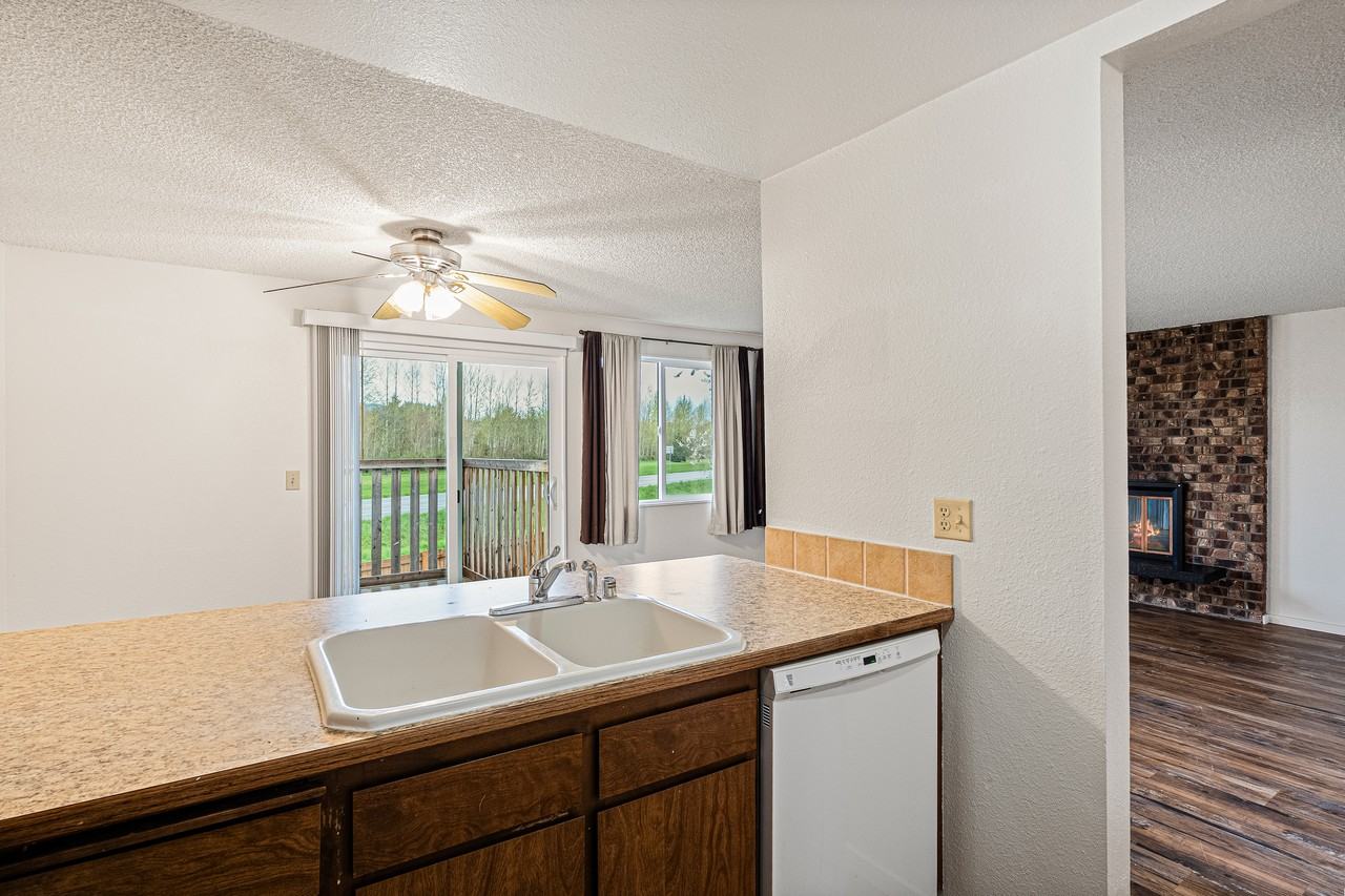 653 Myrtine St #A - Photo 2 of 21