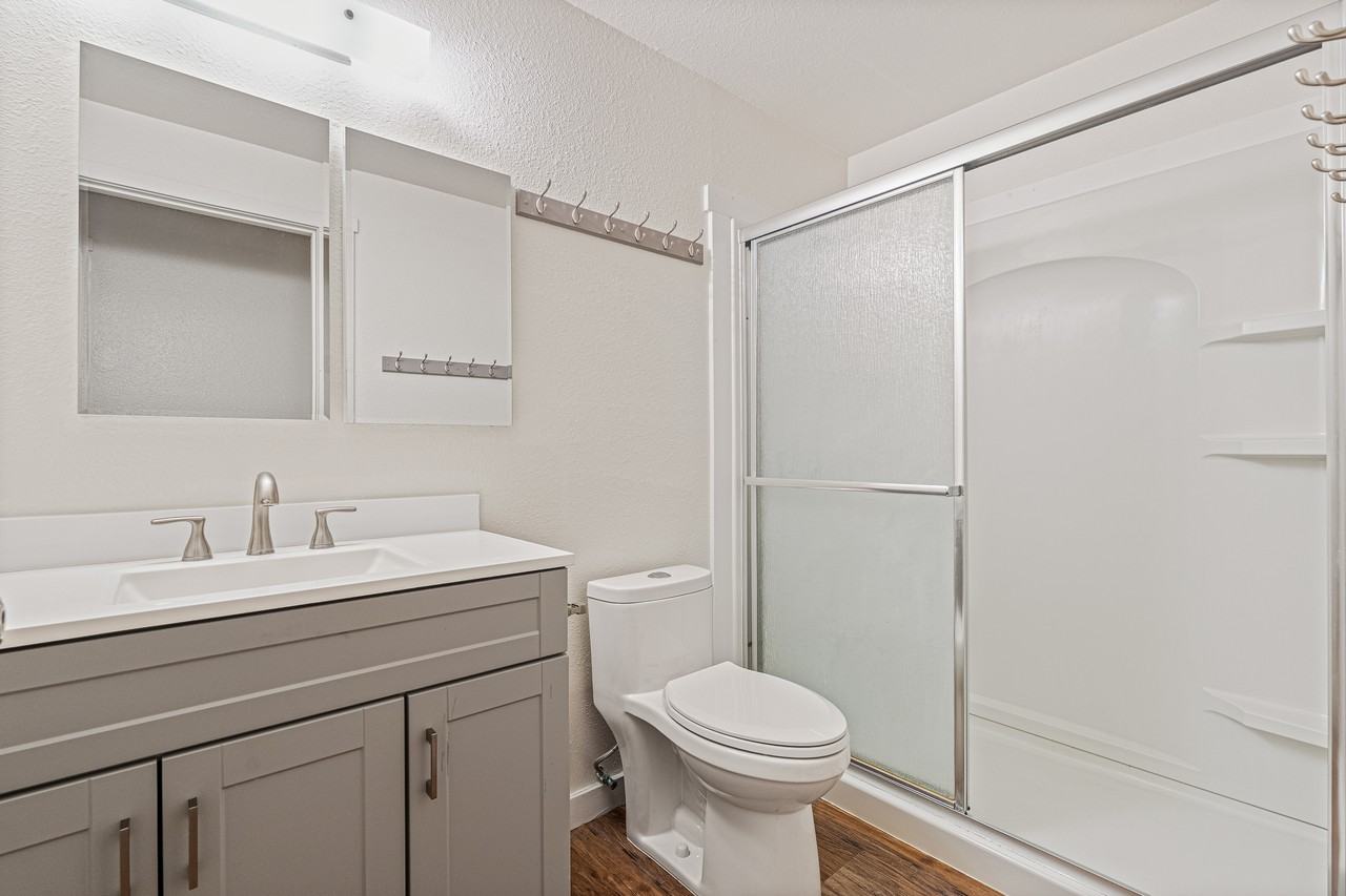 653 Myrtine St #A - Photo 4 of 20