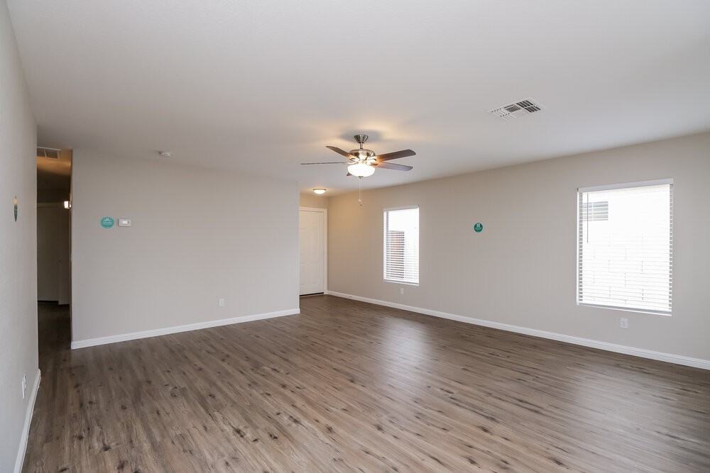 878 E Pollino St - Photo 4 of 16
