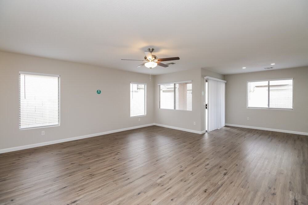 878 E Pollino St - Photo 5 of 16