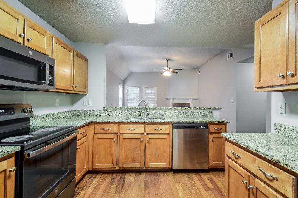 5604 Corvin Ln - Photo 7 of 17