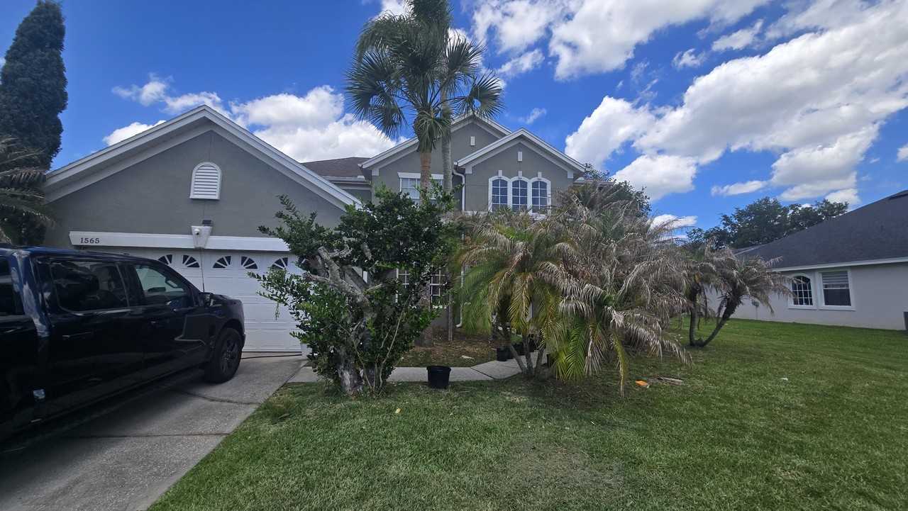 1565 The Oaks Blvd #1 - Photo 3 of 33