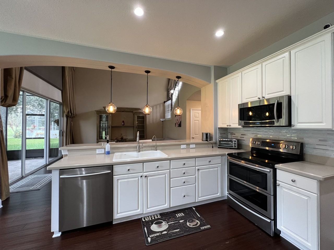 1565 The Oaks Blvd #1 - Photo 5 of 33