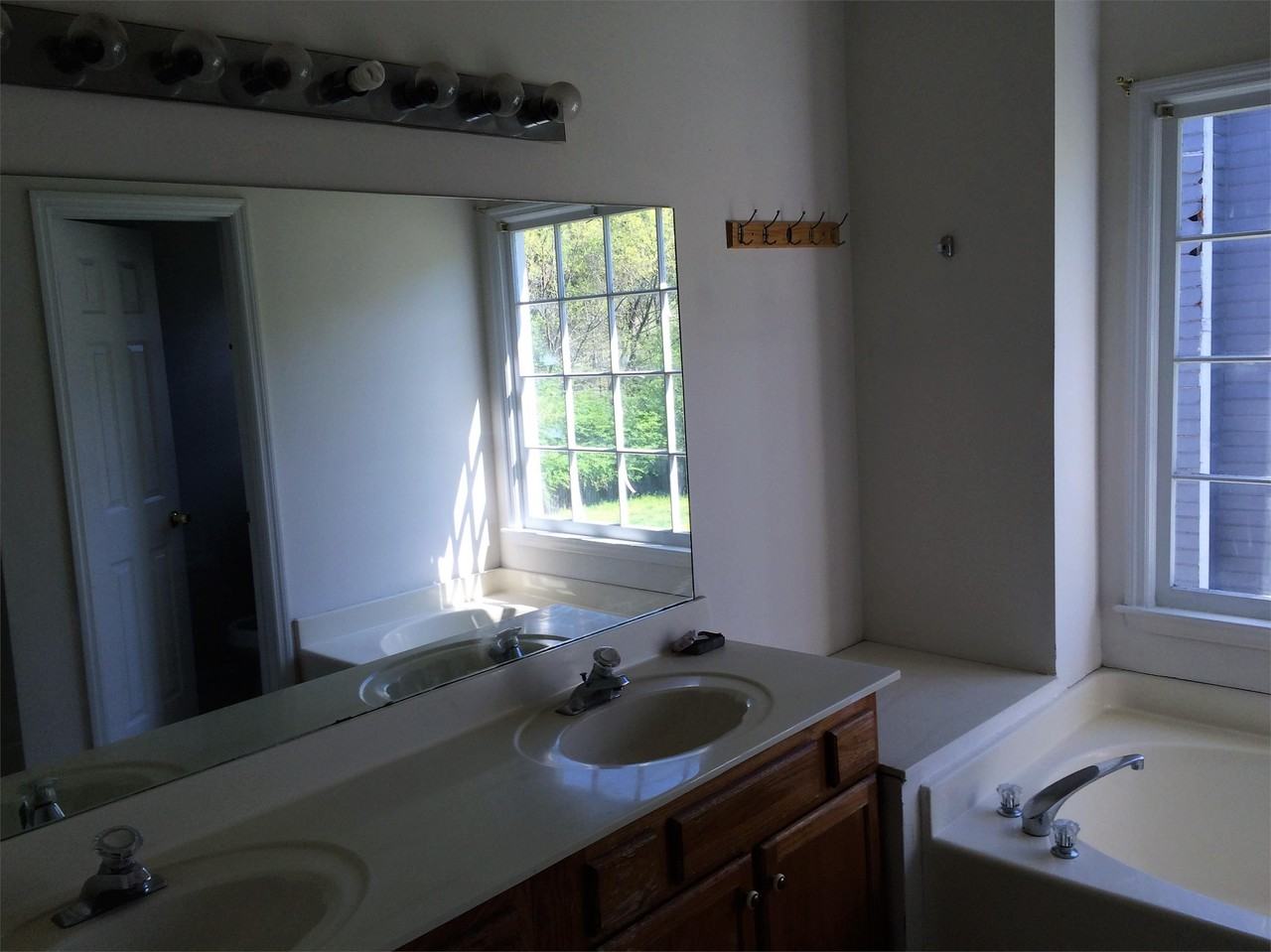1820 Fairfax Dr #1 - Photo 6 of 13