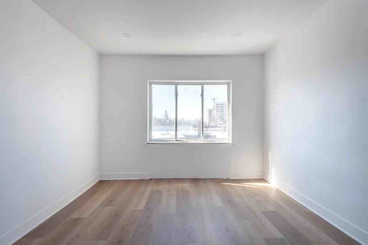 7246 Avenue Champagneur - Photo 3 of 12