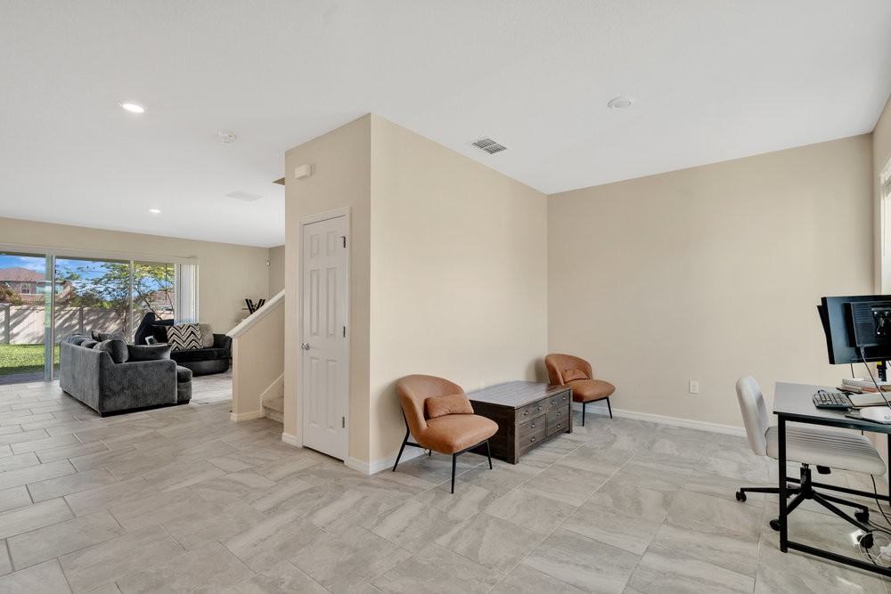 4894 Knoll Ln #1 - Photo 5 of 33