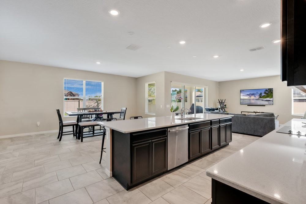 4894 Knoll Ln #1 - Photo 6 of 33